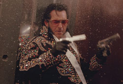 A scene from '3000 Miles to Graceland'